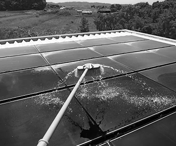Nettoyage d'un panneau photovoltaïque