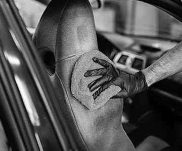 Nettoyage d'un siège de voiture